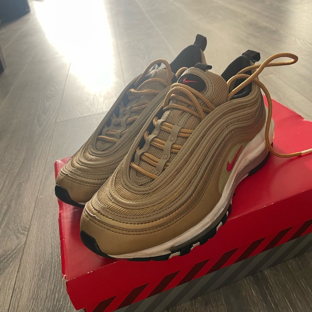 Air max size 6. Selling for $100+ everywhere & online
